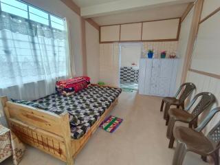 Lara Homestay - - 6