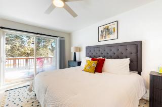Golden Getaway - Redmond - 2