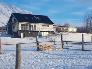 Comfort, Great view, contact with the nature - Akureyri - 0