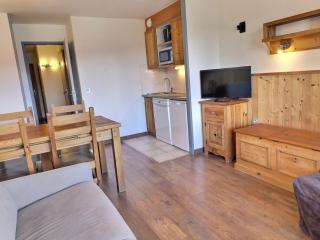 Location Ski La Tania : Apt 2 Pièces, 4 Pers, Balcon, Proche Commerces et Navettes - FR-1-182A-22 - 0