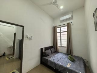 Suite Karangan Near Inokom - - 0