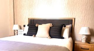 Cosy central beach home swimming pool - 1