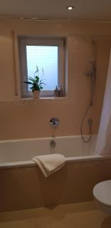 Familienfreundliche und moderne Wohnung mit Balkon - 1