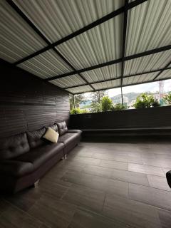 Luxury Apartment Hot Tub in South Cali - Cali - 9