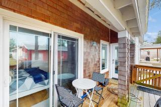 Freedom Shelter - Rockaway Beach - 1