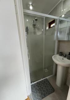 Spacious Double Bedroom Studio Flat near Ealing - Ealing - 2