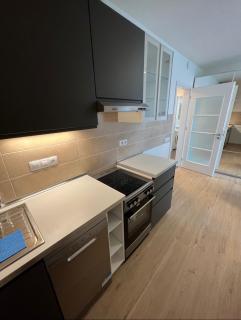 Bright & Cosy 1-Bedroom Apartment with Balcony - Prague - 9