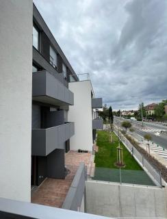 Bright & Cosy 1-Bedroom Apartment with Balcony - Prague - 1