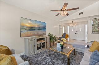 Luxury Home, Workspace, Movie Room and BBQ - 5