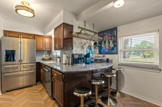 Luxury Home, Workspace, Movie Room and BBQ - 1