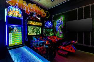 Mansion with Arcade, Theater, Game Loft, Huge Balcony - Kissimmee - 7