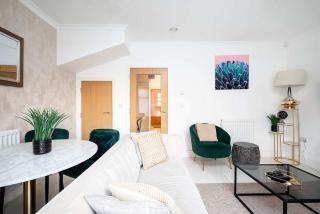 Charming House With Private Backyard and Parking - Hendon - 6