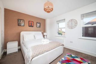 Charming House With Private Backyard and Parking - Hendon - 2