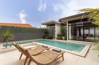Stunning 3-Bedroom Luxury Villa with Private Pool, Netflix, and Amazing Views! - Dalung - 5