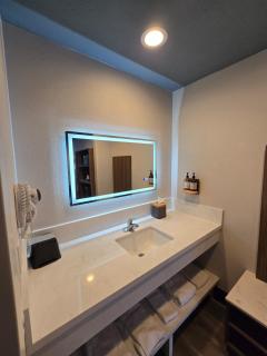 Hyland Inn near Legoland - Carlsbad - 9