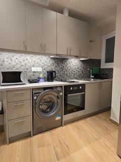 Dream Home Apartment by Metro - Athens - 6
