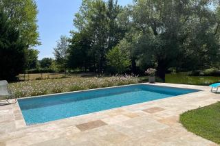 Family getaway modern comfort and laughter by the pool - - 8