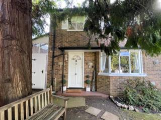 Pass the Keys Bright Cosy Cottage in Esher, West End - Esher - 2