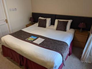 Gordon Arms Hotel - West Linton - 4