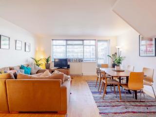 3-Bedroom Duplex w Private Patio in Shoreditch - Pass the Keys - 0