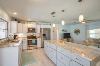 2 Mi to Beach Canal-Front Home in Cape Coral! - Cape Coral - 5