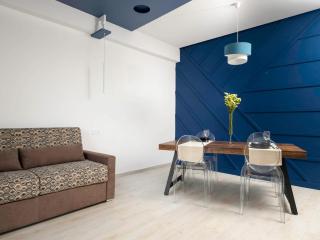 Blue Holiday - Brand New Apt on the main road - Meta - 8