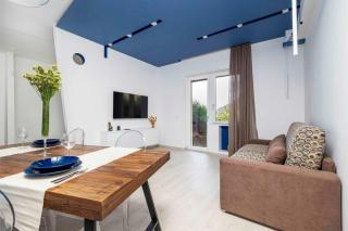 Blue Holiday - Brand New Apt on the main road - Meta - 9