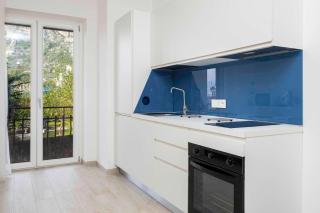 Blue Holiday - Brand New Apt on the main road - Meta - 5