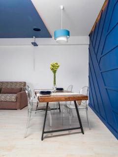 Blue Holiday - Brand New Apt on the main road - Meta - 2