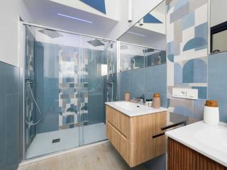 Blue Holiday - Brand New Apt on the main road - Meta - 6