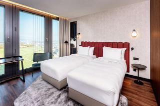 Radisson Blu Hotel at Porsche Design Tower Stuttgart - Stuttgart - 5