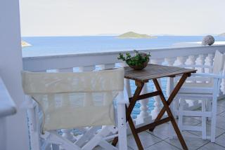 Mikaki Holiday Home - - 9