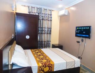 Eden palace - Kinshasa - 0