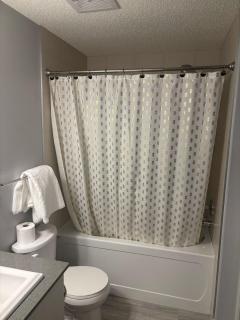 Spacious 2BR Suite - SW Edmonton - Edmonton - 9
