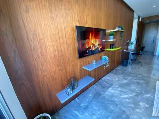 Central Luxury Apartment with Fast Fiber WiFi, Panoramic Balcony & Free Parking in Casablanca CFC Casa Finnance City - Casablanca - 1
