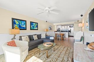 Pelican Walk 809 - 2