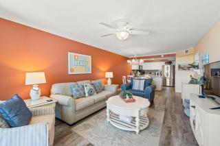 Pelican Walk 810 - 4