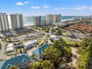 Sailors Cove: 5-Bedroom, 45 Baths, Sleeps 12! Steps Away from the Beach! - Panama City Beach - 9