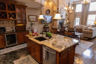 Downtown Palazzo Romano 3 Bedroom Executive Suite - 8