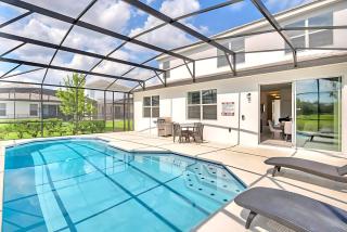 Family Home with Cinema Pool and BBQ Near Disney - 2