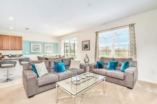 Family Home with Cinema Pool and BBQ Near Disney - 1