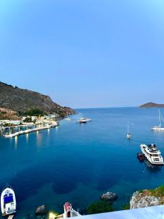 Mikaki Holiday Home - - 2