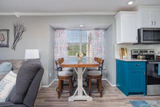 The Cove 13-4 By SDC, Big Deck, Pool, Hot Tub, By Lake , No Stairs - 8