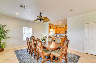 Walk to Shore Crystal Beach Family Home with Deck! - Crystal Beach - 4