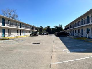 All-Suite Motel - Edgewater - 2
