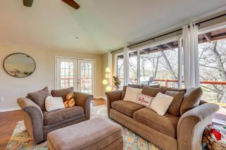 Creekside Cottage with Deck and Hot Tub in Belton - 7