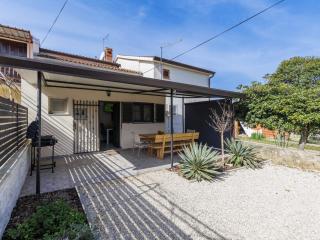 Holiday Home Mika by Interhome - Tar - 1