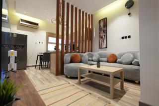 Stylish 2 Bedroom Apartment and Sitting Room Jacuzzi available - 5