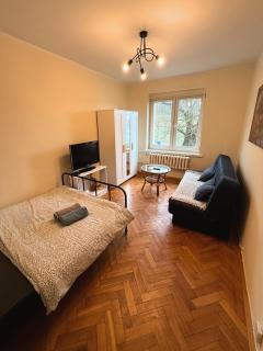 Os. Młodych - free private parking - 3