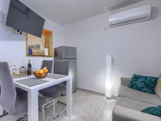 Holiday Home Mika by Interhome - Tar - 2